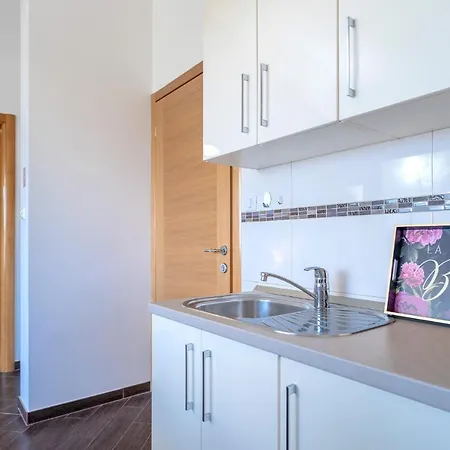 Fio - & 3* 赫瓦尔