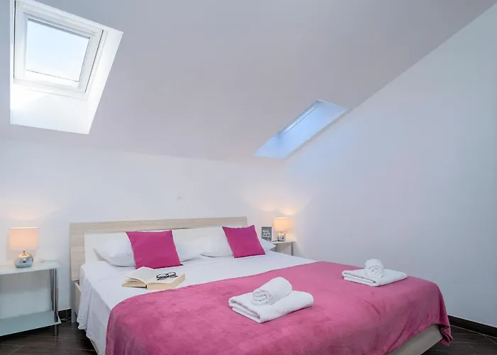 Fio - Rooms&studio Affittacamere Hvar Town