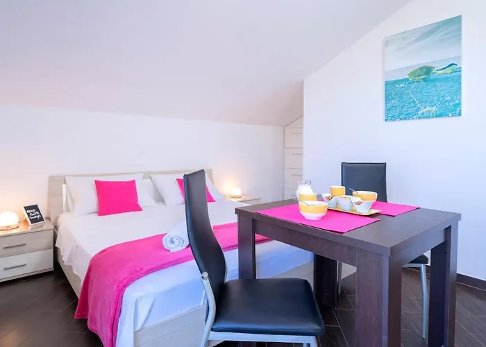 Fio - Rooms&studio Affittacamere Hvar Town