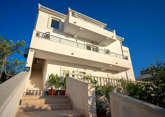 Fio - Rooms&studio Affittacamere Hvar Town