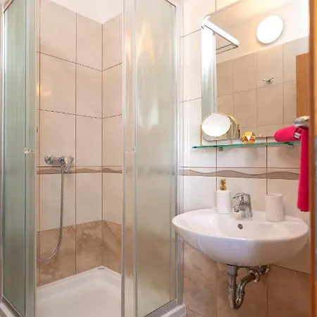 Gæstehus Fio - & 3*