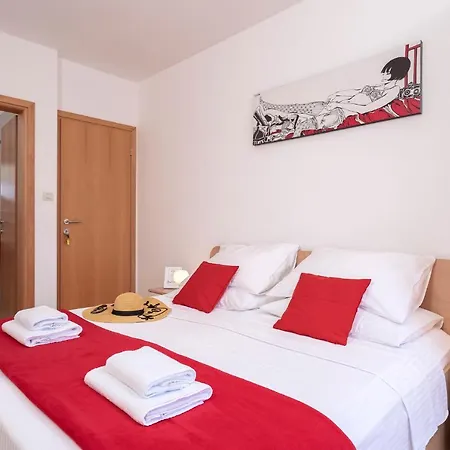 Gæstehus Fio - & Hvar Town